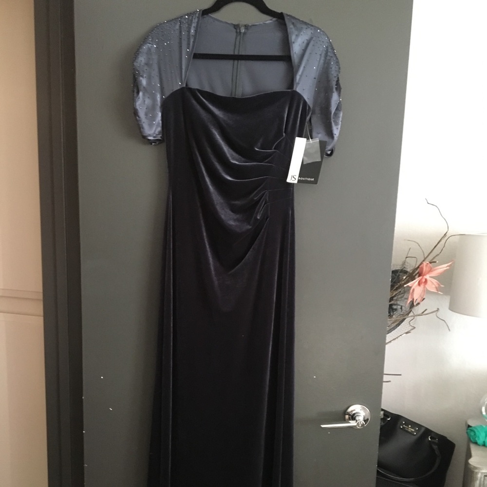 JS Boutique Gown Gray